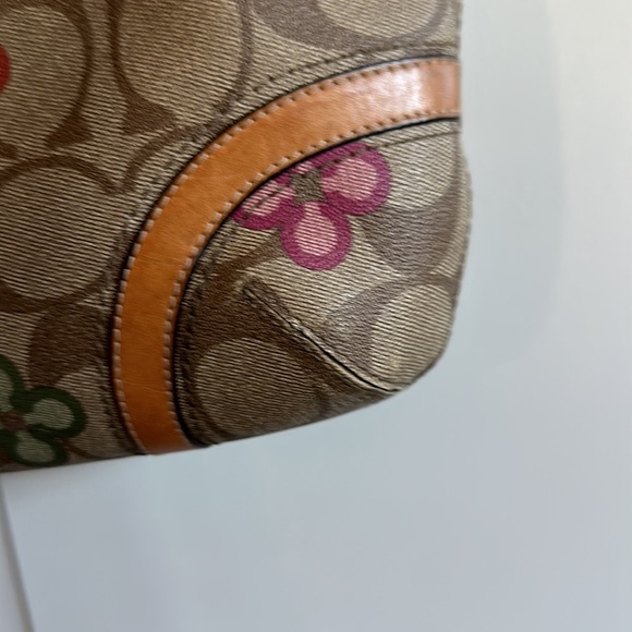 COACH Peyton Signature Clover Hobo/Crossbody bag - Picture 4 of 15